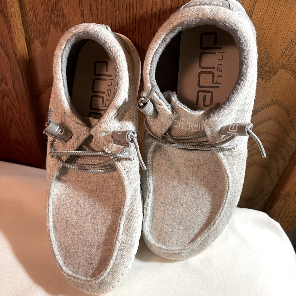 Hey Dude Cindy shoes in light grey. Woman’s size 7